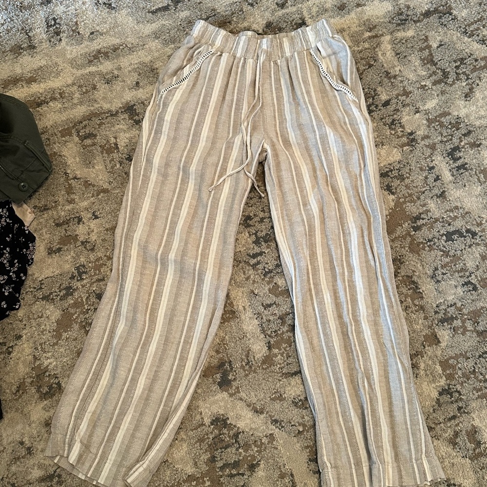 Briggs New York Beige Striped Pants